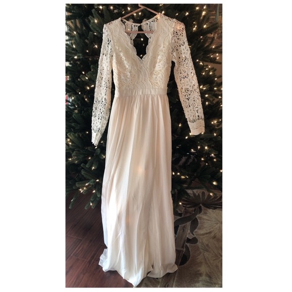 BEAUTIFUL IVORY Long Sleeved Wedding Dress - Picture 2 of 3